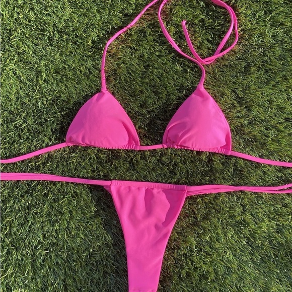 Brazilian bikini - Picture 3 of 5